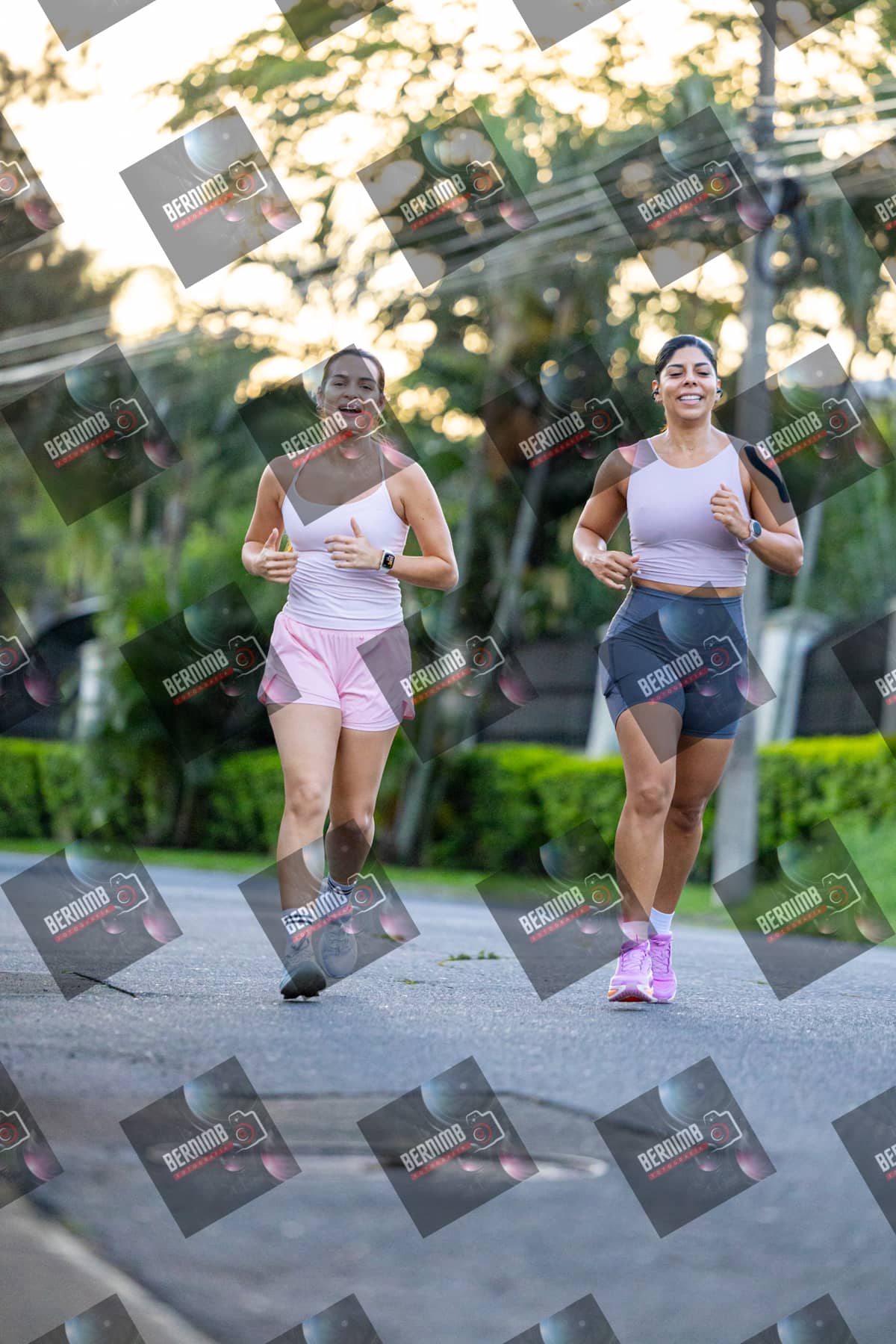 Foto de Lindora Jueves