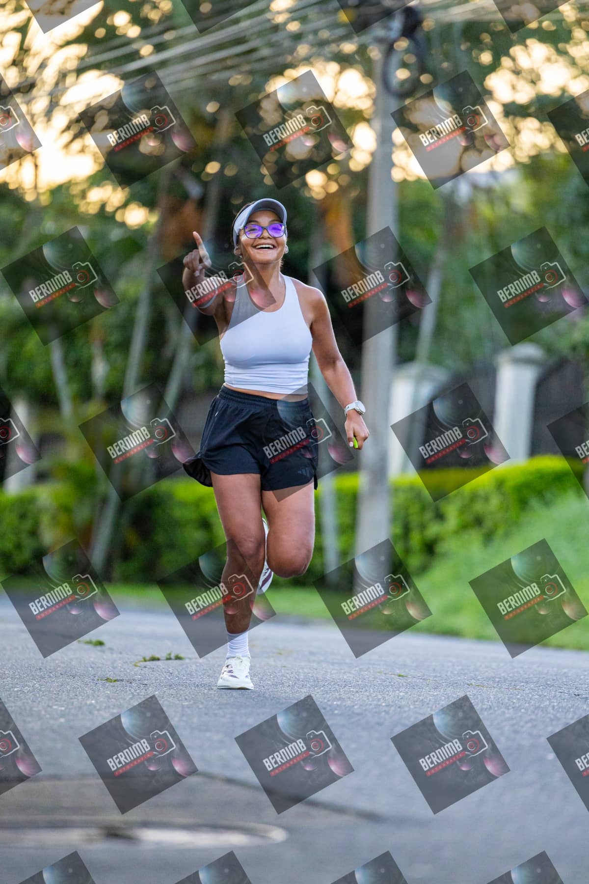 Foto de Lindora Jueves