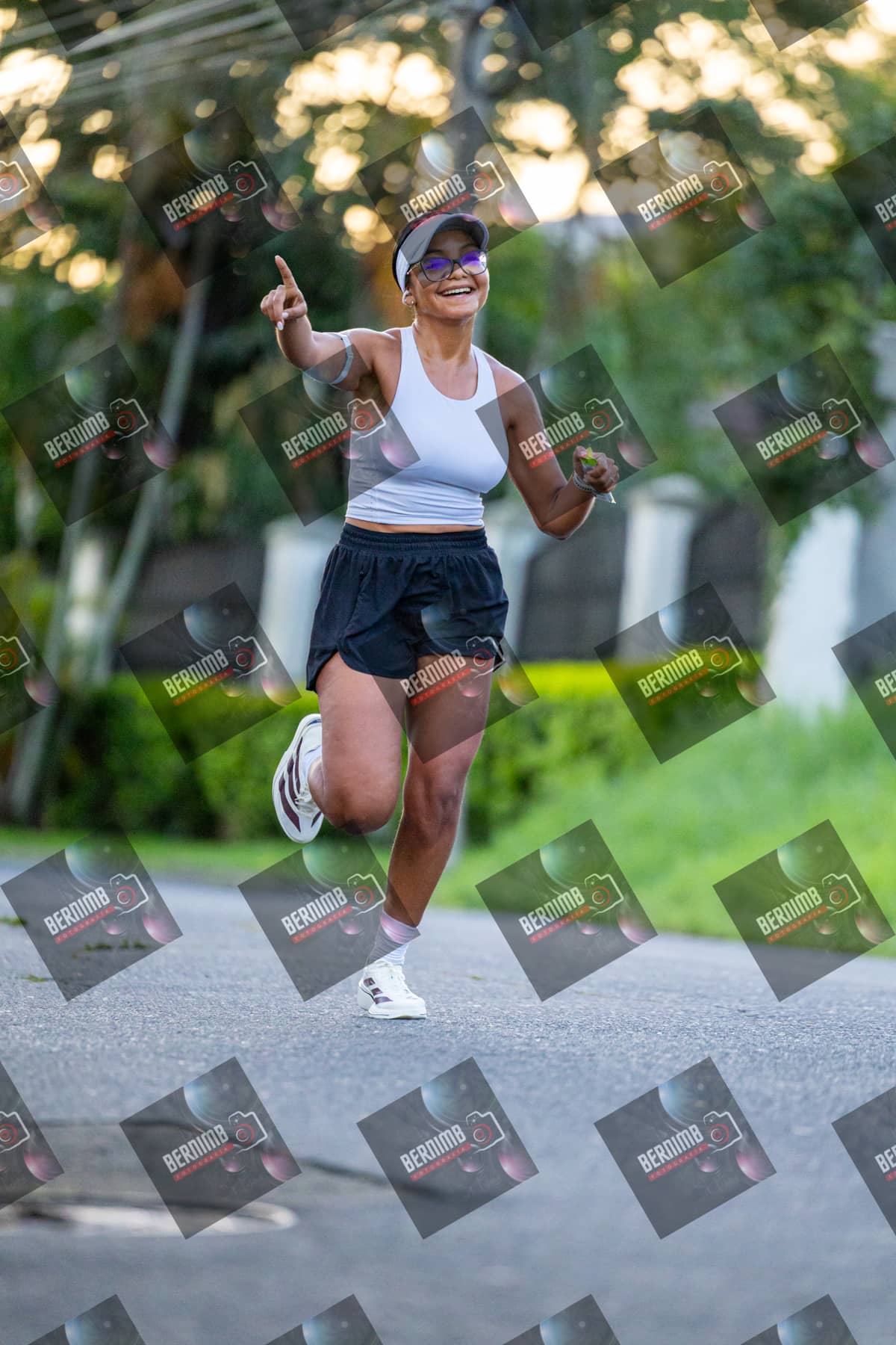 Foto de Lindora Jueves